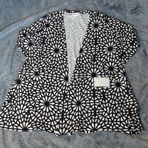 New! Black & White Geometric Pattern Cardigan - LuLaRoe - Caroline - Medium